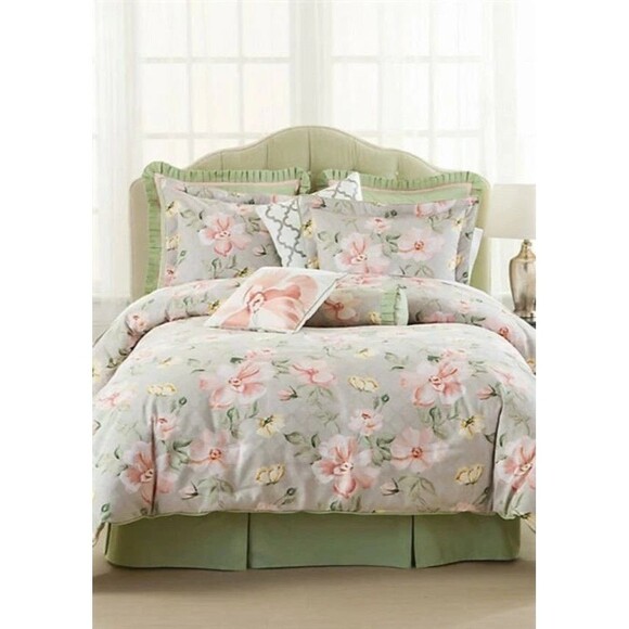 NEW Biltmore 1 Euro Sham Magnolia Floral 26x26x2 in Flange w/ Zipper Closure - Picture 2 of 5